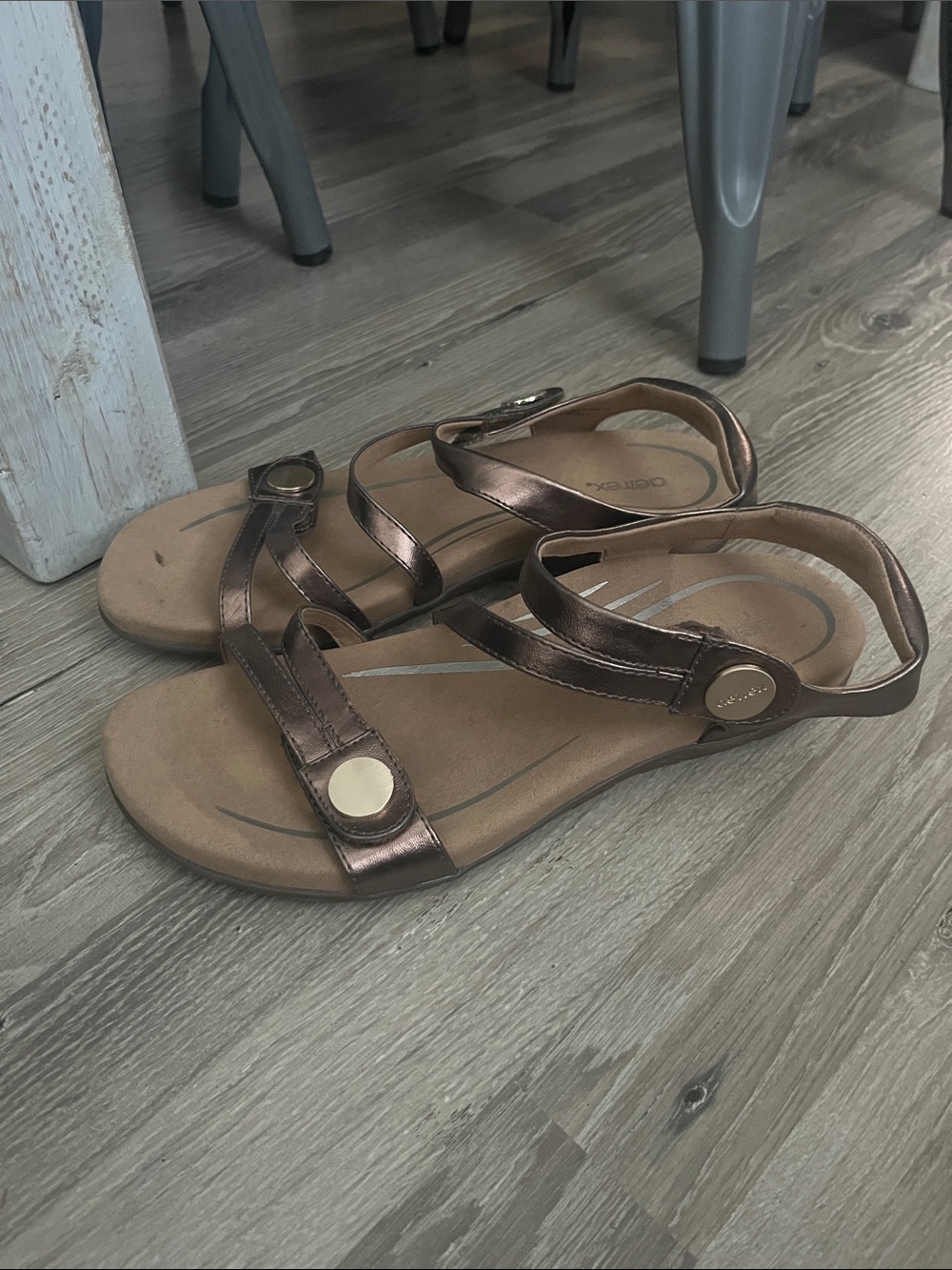 Aetrex sandals/42